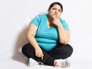 طبيب البوابة: أسباب اكتساب النساء الوزن حول البطن وطرق التخلص منها