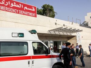 تعرض الطلاب، الذين تتراوح أعمارهم بين 6 و12 عاما، للاختناق أثناء وجودهم في المدرسة