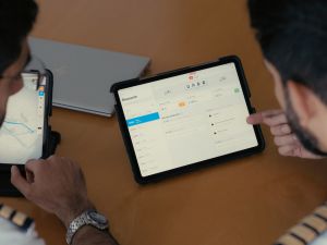 طيران الإمارات تمكن طياريها ببيانات حيوية عن رحلاتهم وتحليل أدائهم في مجالات الكفاءة والسلامة والحد من الانبعاثات