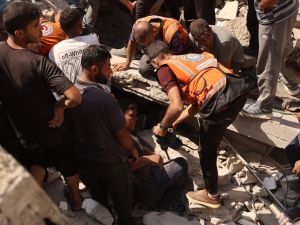 قصف اسرائيلي استهدف منازل وسط وجنوبي قطاع غزة