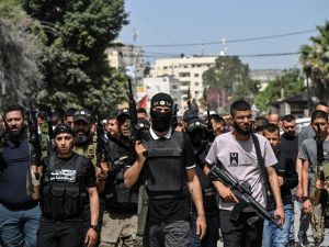 مسلحون من الفصائل الفلسطينية في مدينة جنين