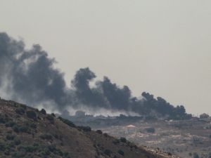 استشهاد شخص وإصابة اثنين آخرين بجروح، في غارة إسرائيلية على بلدة حولا