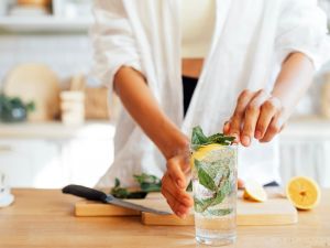 6 مشروبات لخفض مستويات حمض البوليك بشكل طبيعي