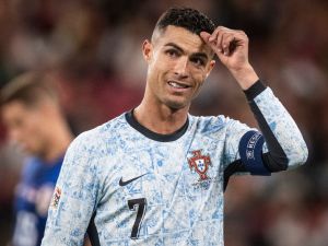 Portugal's forward #07 Cristiano Ronaldo looks on during the UEFA Nations League group A football match between Portugal and Croatia at the Luz stadium in Lisbon on September 5, 2024. (Photo by Patricia DE MELO MOREIRA / AFP)