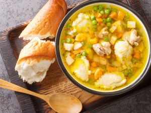 شوربة الدجاج بالزلابية لمحاربة الزكام