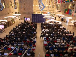 رقم قياسي جديد هو 863 دبلوماسيا شابا بمؤتمر نموذج الأمم المتحدة بجامعة جورجتاون في قطر يناقشون قضايا السلام العالمي
