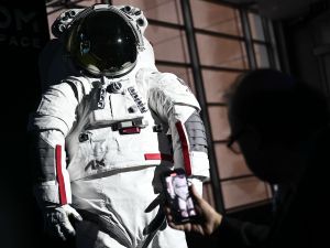 AxEMU suit 