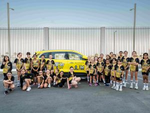 Al Masaood Automobiles Renault Sponsors Manchester Thunder Women’s Netball Team 