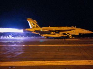 الطيران الأمريكي والبريطاني شن 12 غارة في اليمن