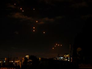 صواريخ ايرانية فوق سماء مدينة القدس المحتلة