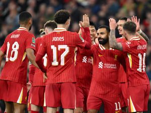 تشكيلة ليفربول المتوقعة ضد برايتون في كأس كاراباو 2024-25