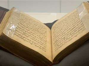 أول نسخة مطبوعة من كتاب «ألف ليلة وليلة» في الشارقة للكتاب