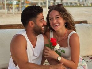 نور إيهاب و خطيبها