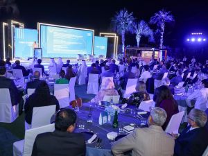 غرفة تجارة دبي تناقش سبل تعزيز تنافسية القطاع الخاص خلال اللقاء الفصلي الرابع لمجموعات ومجالس الأعمال 