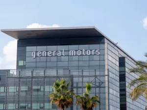 GM lays off 1000 employees in the US