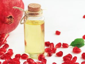 طريقة تحضير تونر الرمان للبشرة