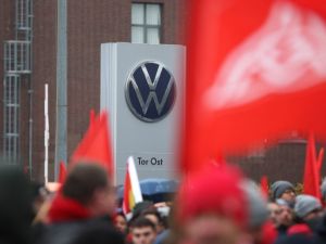 Volkswagen braces for strikes as labor negotiations break down