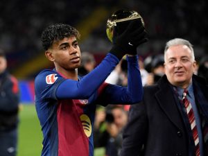 رقم قياسي لنجم برشلونة لامين يامال في جائزة الفتى الذهبي