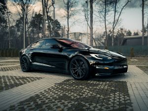 Tesla raises prices of S-line cars in the US by $5,000
