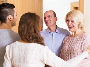 إتيكيت استقبال أهل العريس لأول مرة