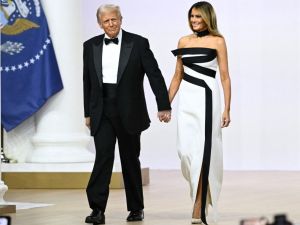 ميلانيا ترامب: الفخامة والأنوثة في أبهى حُلّتها بعد تنصيب زوجها رئيساً لأمريكا