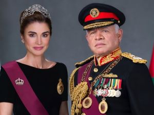 صورة عفوية من الملكة رانيا للملك عبدالله الثاني في عيد ميلاده