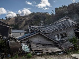 Tsunami alert in Japan