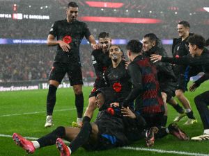 برشلونة يصنع ريمونتادا تاريخية في لشبونة ويشعل دوري الأبطال