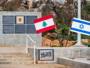 انتهاء مهلة الانسحاب من جنوب لبنان...وإسرائيل لم تنسحب بالكامل