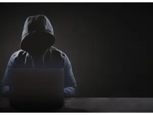 الأمن العراقي يفكك عصابة إلكترونية خططت لعملية احتيال كبرى في الأنبار, المصدر shutterstock