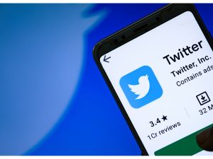 شعار تويتر الشهير في مزاد ةمقابل ما يقرب من 35 ألف دولار, المصدر shutterstock