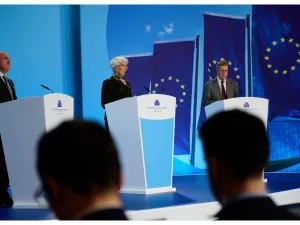 البنك المركزي الأوروبي: نطالب البنوك بالاستعداد للصدمات الجيوسياسية,المصدر shutterstock