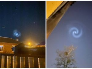 Photo of the strange lights in the sky. (X)