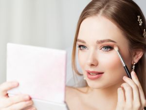 نصائح لعيون وحواجب جذابة لمكياج العروس