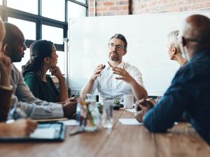 أبراج تحب التملص من العمل والمماطلة.. من هم؟