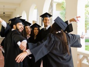 عبارات تهنئة عن حفل تخرج طلاب الثانوية العامة 2025