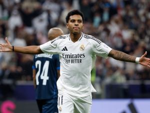 محادثات رودريغو وألونسو تكشف الحقيقة: هل ينتقل نجم ريال مدريد إلى مانشستر سيتي؟