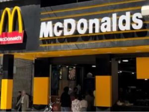ضجة في سوريا بسبب مطعم "متشدونالدز وشاورما"