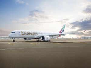 طيران الإمارات تبدأ خدمة عمّان بطائرتها الإيرباص A350 الجديدة