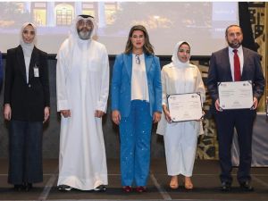  KIB  يحتفل بتخرّج ثلاثة من موظفيه من برنامج هارفارد لتطوير القيادات التنفيذية
