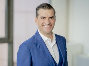 "داتامينا" يُعلن التعاون مع (DE-CIX) لتحديث مركز الإمارات لتبادل الإنترنت ""UAE-IX وتوفير اتصال إيثرنت بسرعة 400 جيجابت لأول مرة بالشرق الأوسط