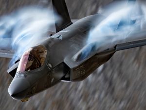 طائرة "F-35 النووية تثير الجدل