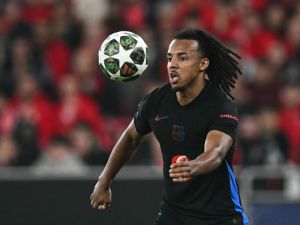 مانشستر سيتي يطارد كوندي وبرشلونة يرفض التفريط