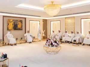 Dubai Customs hosts Sheikh Mansour bin Ibrahim Al-Mualla to discuss ways of cooperation and strengthening institutional and strategic partnership