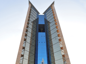 Sharjah Islamic Bank reports a net profit of AED 697.2 million for the first half of 2025, a 25% increase