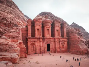 البتراء الوردية