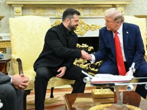 بدلة زيلينسكي تثير الجدل مجددا في البيت الأبيض