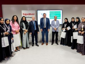 اختتام برنامج "قادة المستقبل في العلوم والتكنولوجيا والهندسة والرياضيات" بالشراكة بين إكسون موبيل وجامعة أبوظبي ومجموعة المعارف