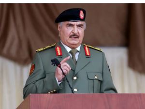 قائد الجيش الليبي خليفة حفتر (رويترز)