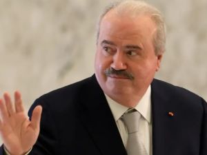 وزير المال ياسين جابر يفتح باب النقاش حول سلاح حزب الله